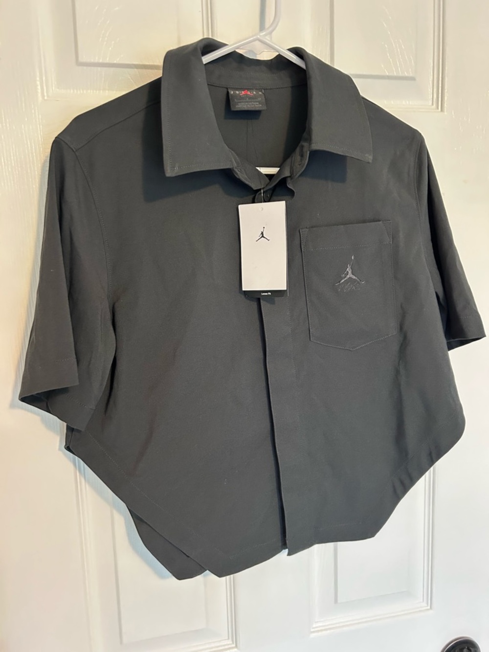 Jordan Short Sleeve Cropped Button Shirt in Charcoal